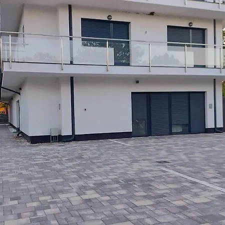 Kikötő Sétány I. * Balatonszárszó